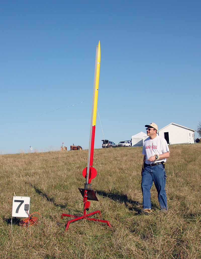 Flight of Giant Leap Elipse with an Aerotech I211W motor 