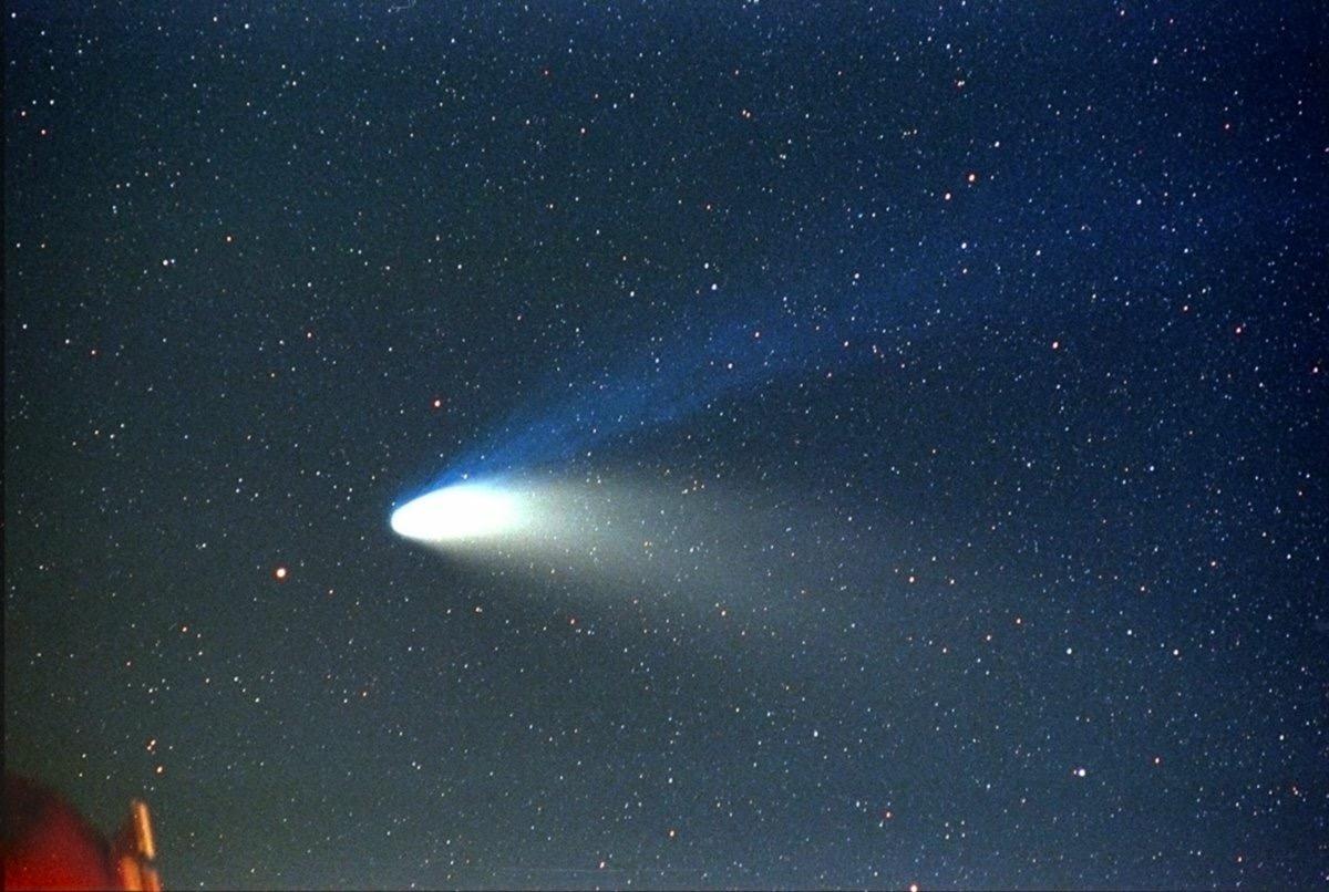 Comet C/1995 O1 Hale-Bopp 1997