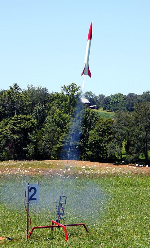 Launch of Mike Borman's Aerotech Initiator on an Aerotech F50 blue thunder motor, July, 2008