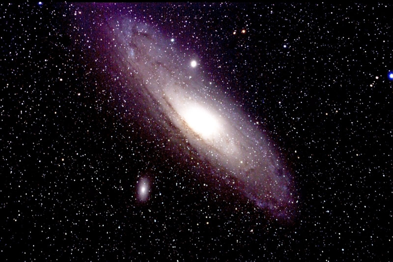 Andromeda Galaxy M31 taken 11/24/06 with a Canon 20Da DSLR attached to a Televue 85 Refractor piggybacked on a Meade 12